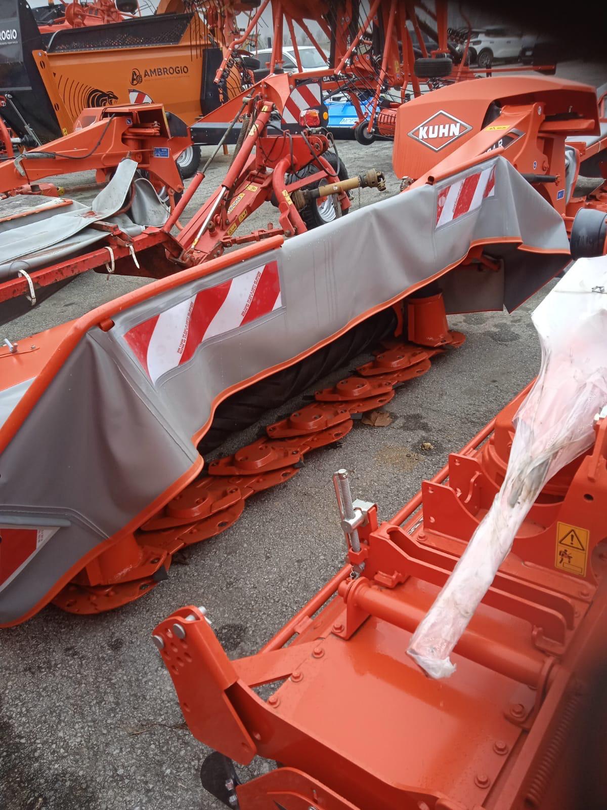 Condizionatrice a rulli Kuhn FC 284 R usato vendita cuneo